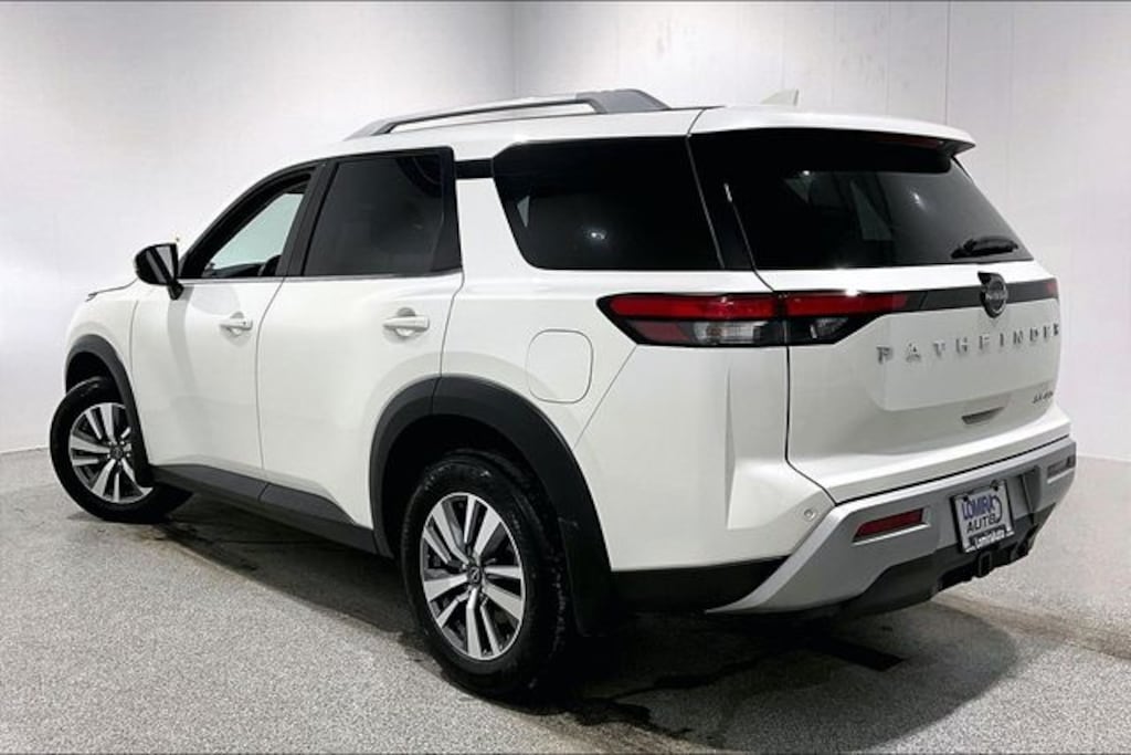 Used 2023 Nissan Pathfinder SL SUV