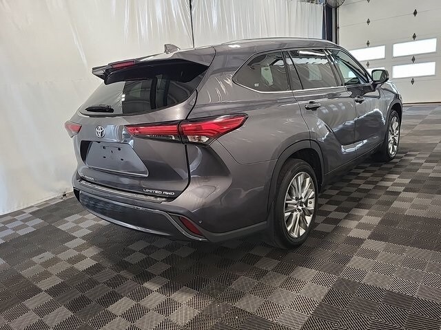 2020 Toyota Highlander Limited photo 2
