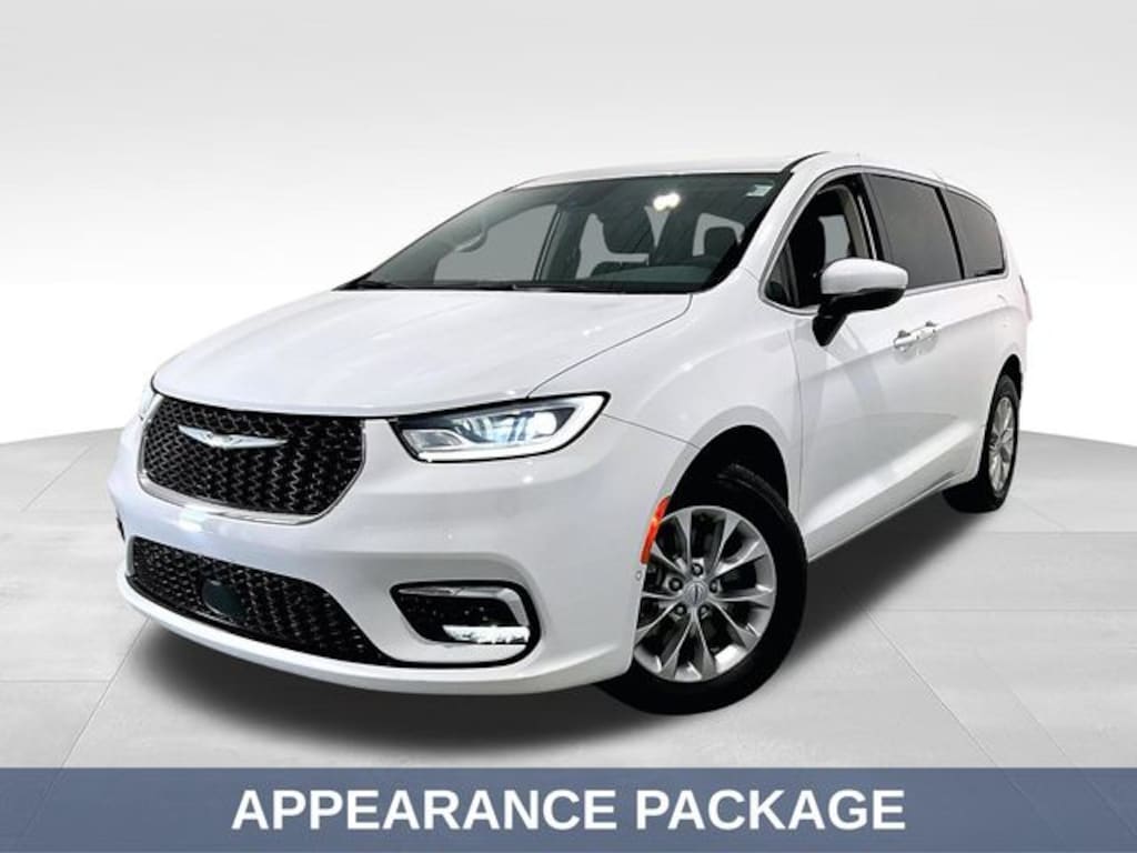 Used 2023 Chrysler Pacifica Touring L Van Passenger Van
