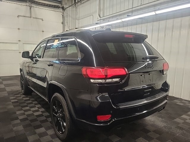 2020 Jeep Grand Cherokee Altitude photo 2