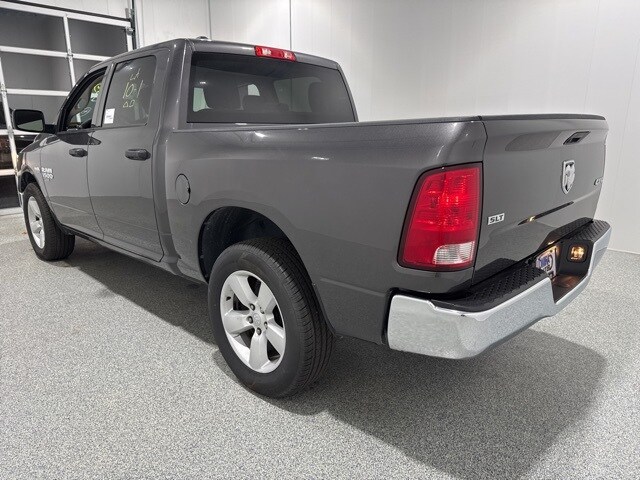 2023 Ram 1500 Classic SLT photo 4