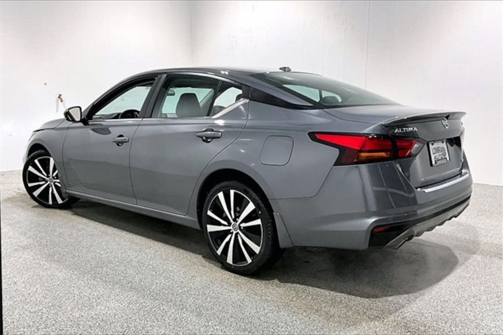 Used 2021 Nissan Altima 2.5 SR Sedan