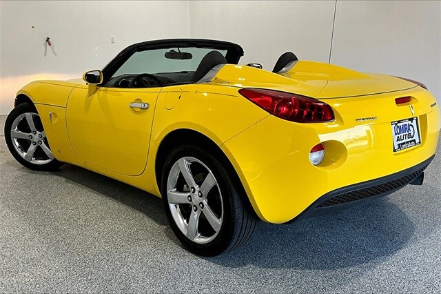 2007 Pontiac Solstice Base Convertible photo 4