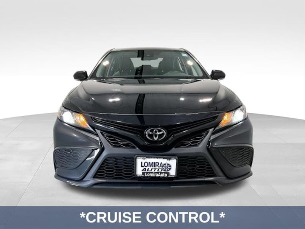 Used 2022 Toyota Camry SE Sedan
