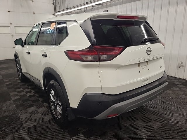 2022 Nissan Rogue S photo 2