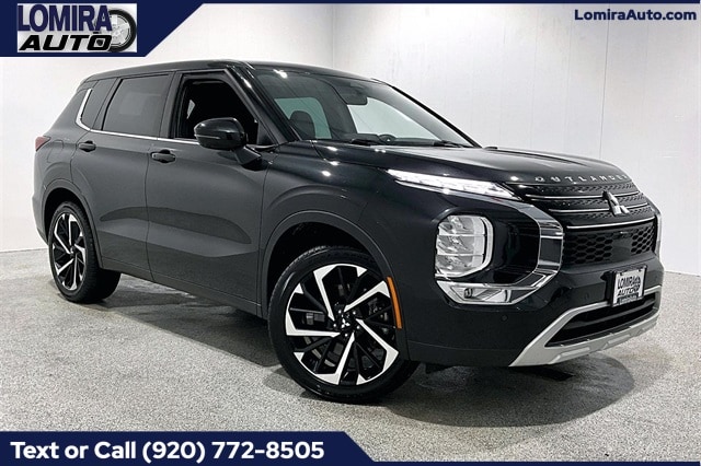 2023 Mitsubishi Outlander SE's photo