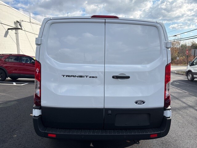 2026 Ford Transit photo 3