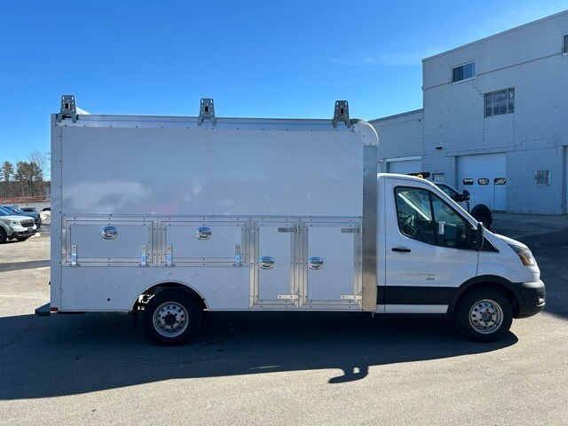 2024 Ford Transit photo 2