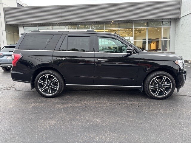 2021 Ford Expedition Limited photo 2