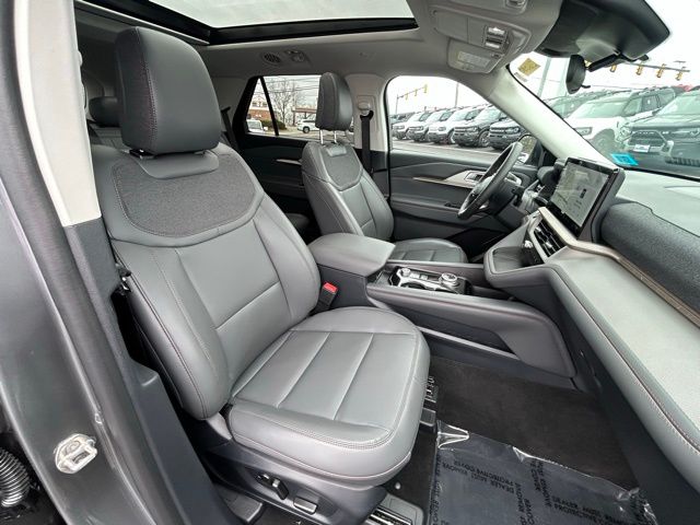 2026 Ford Explorer Active - Photo 15
