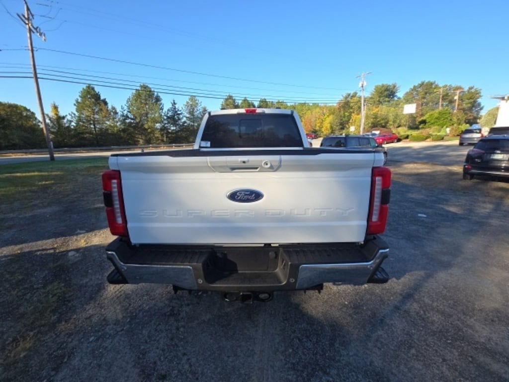New 2026 Ford F-350 Lariat Truck Crew Cab