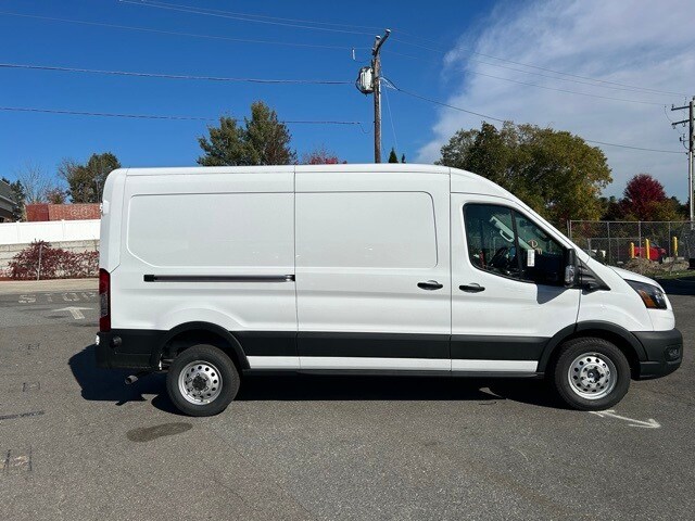 2024 Ford Transit photo 2
