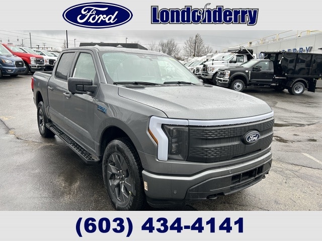 2025 Ford F-150 Lightning Flash's photo
