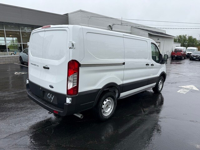 2025 Ford Transit photo 3