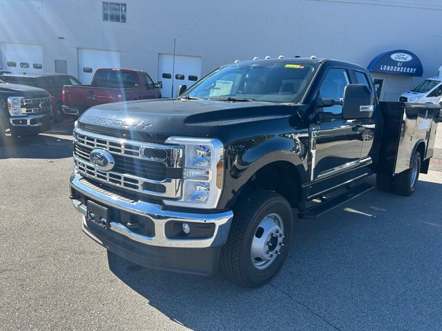 2026 Ford F-350 Super Duty Chassis Cab XL - Photo 8