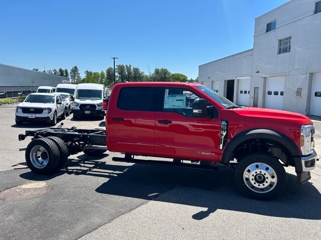 2025 Ford F-550 XLT photo 2