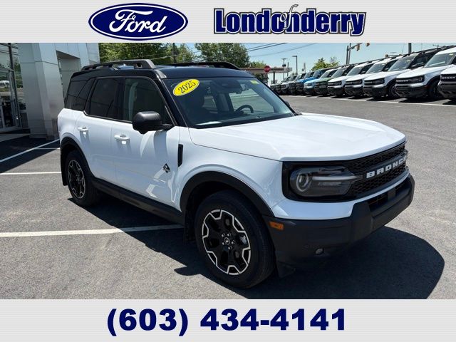 2025 Ford Bronco Sport Outer Banks 4X4's photo