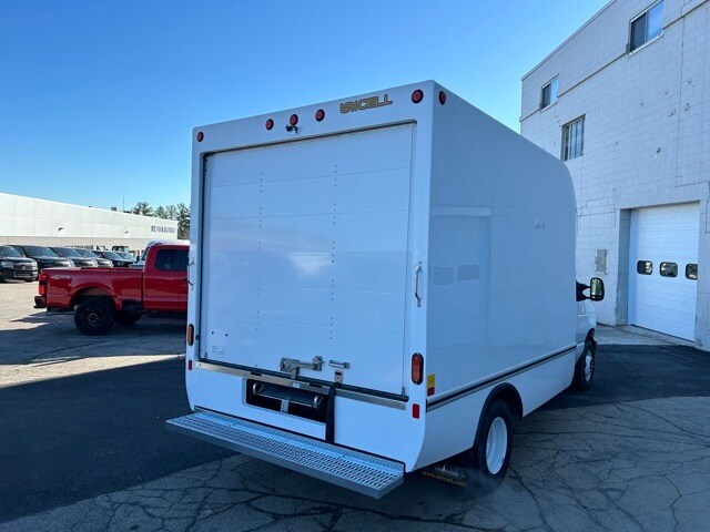 2025 Ford E-350 photo 3