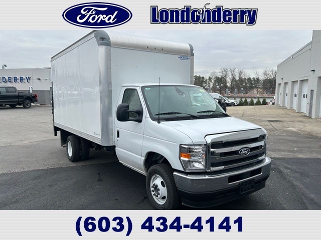 2026 Ford E-450 Cutaway Truck 