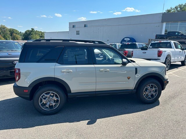 2024 Ford Bronco Sport Badlands photo 2