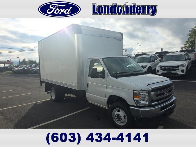 2027 Ford E-450 Cutaway
