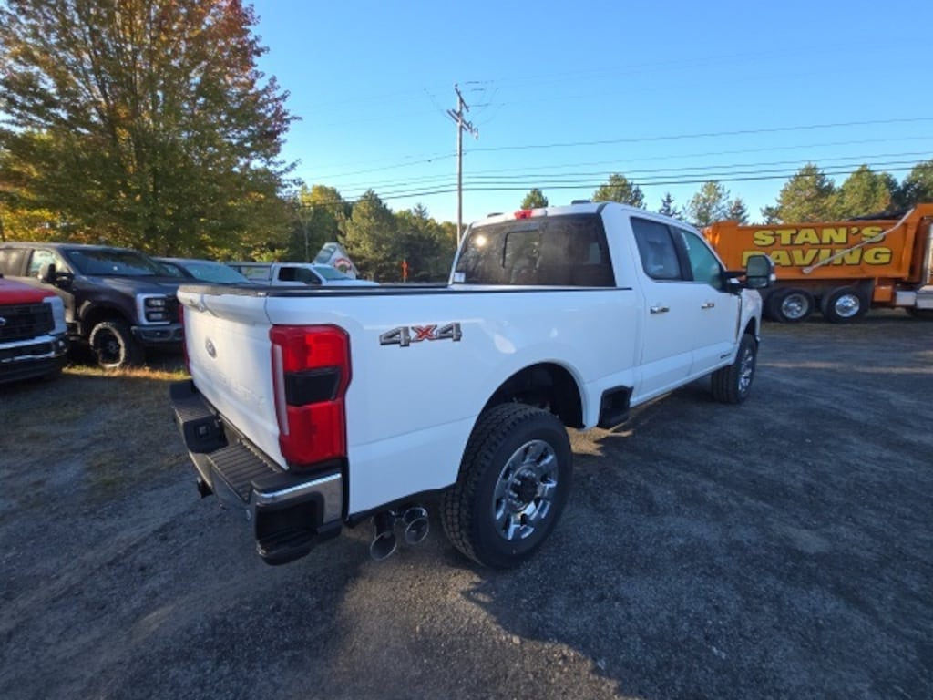 New 2026 Ford F-350 Lariat Truck Crew Cab