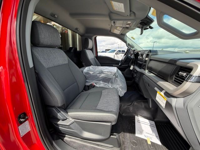2026 Ford F-550 Super Duty Chassis Cab XLT - Photo 16
