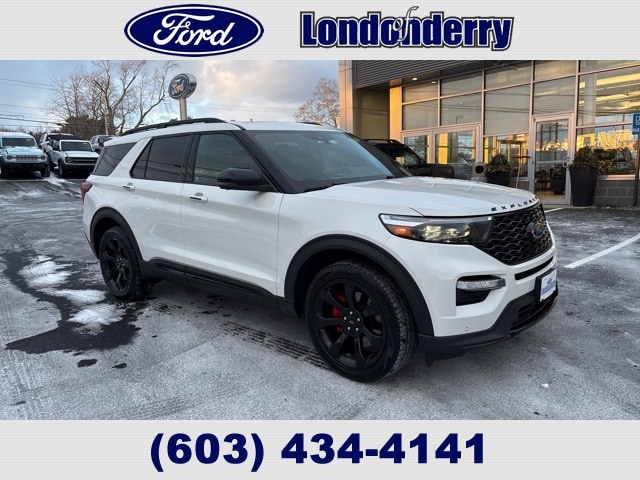 2023 Ford Explorer ST's photo