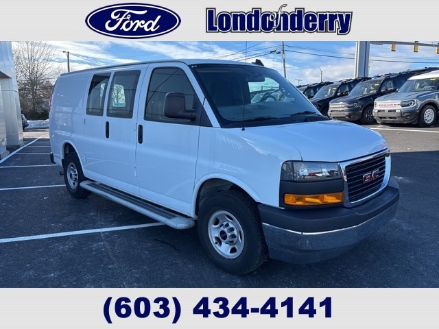 2024 GMC Savana LT's photo
