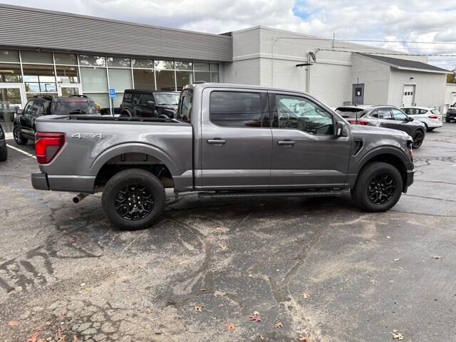 2024 Ford F-150 XLT photo 2