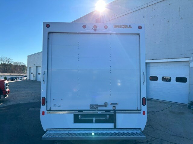 2025 Ford E-350 photo 4