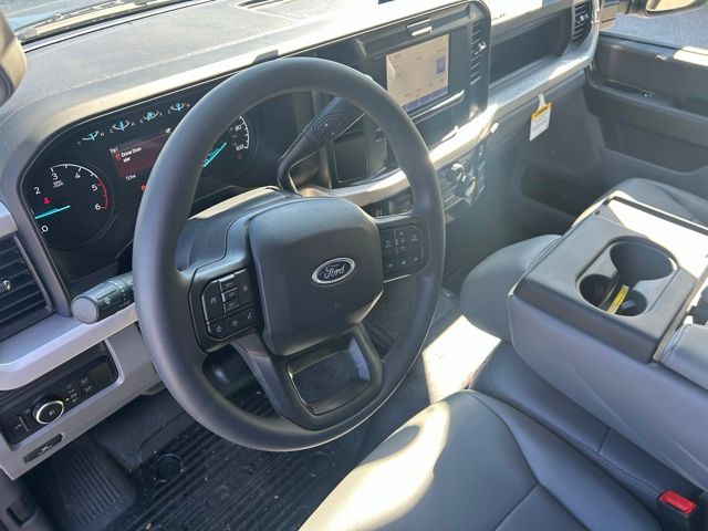 2026 Ford F-350 Super Duty Chassis Cab XL - Photo 21