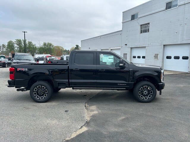 2025 Ford F-350 Platinum photo 2