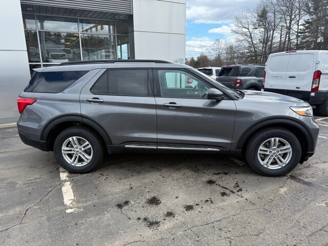 2024 Ford Explorer XLT photo 2