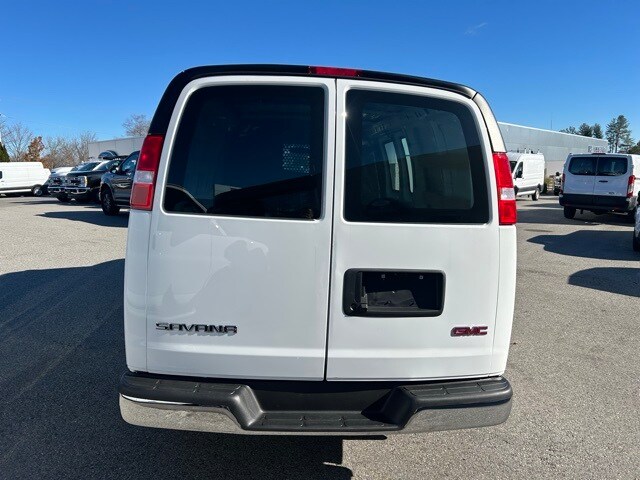 2024 Gmc Savana 2500 Cargo photo 3