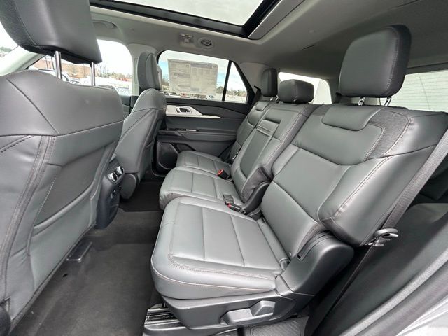 2026 Ford Explorer Active - Photo 16