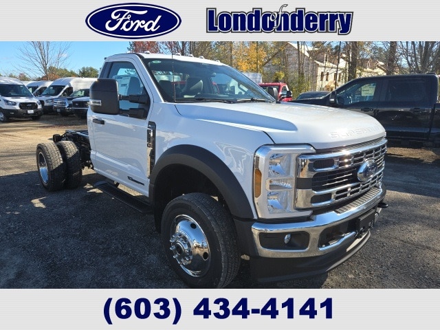 2026 Ford F-550 Super Duty Chassis Cab XL's photo