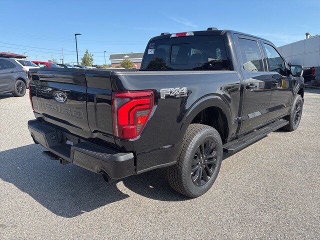 2025 Ford F-150 Lariat photo 3