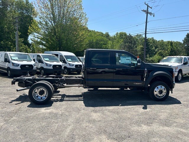 2025 Ford F-550 XLT photo 2