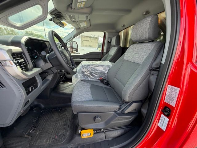 2026 Ford F-550 Super Duty Chassis Cab XLT - Photo 17