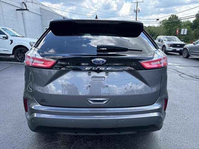 2022 Ford Edge ST photo 4