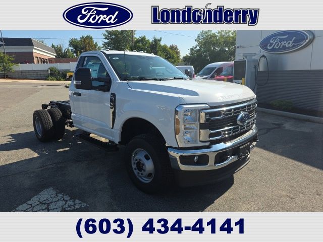 2026 Ford F-350 Chassis