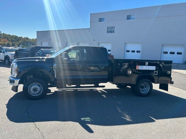 2026 Ford F-350 Super Duty Chassis Cab XL - Photo 6