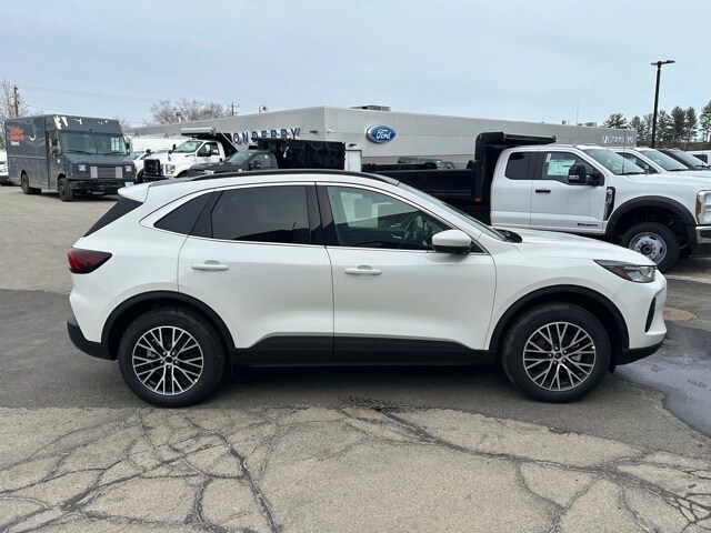 2025 Ford Escape Plug-In Hybrid photo 3