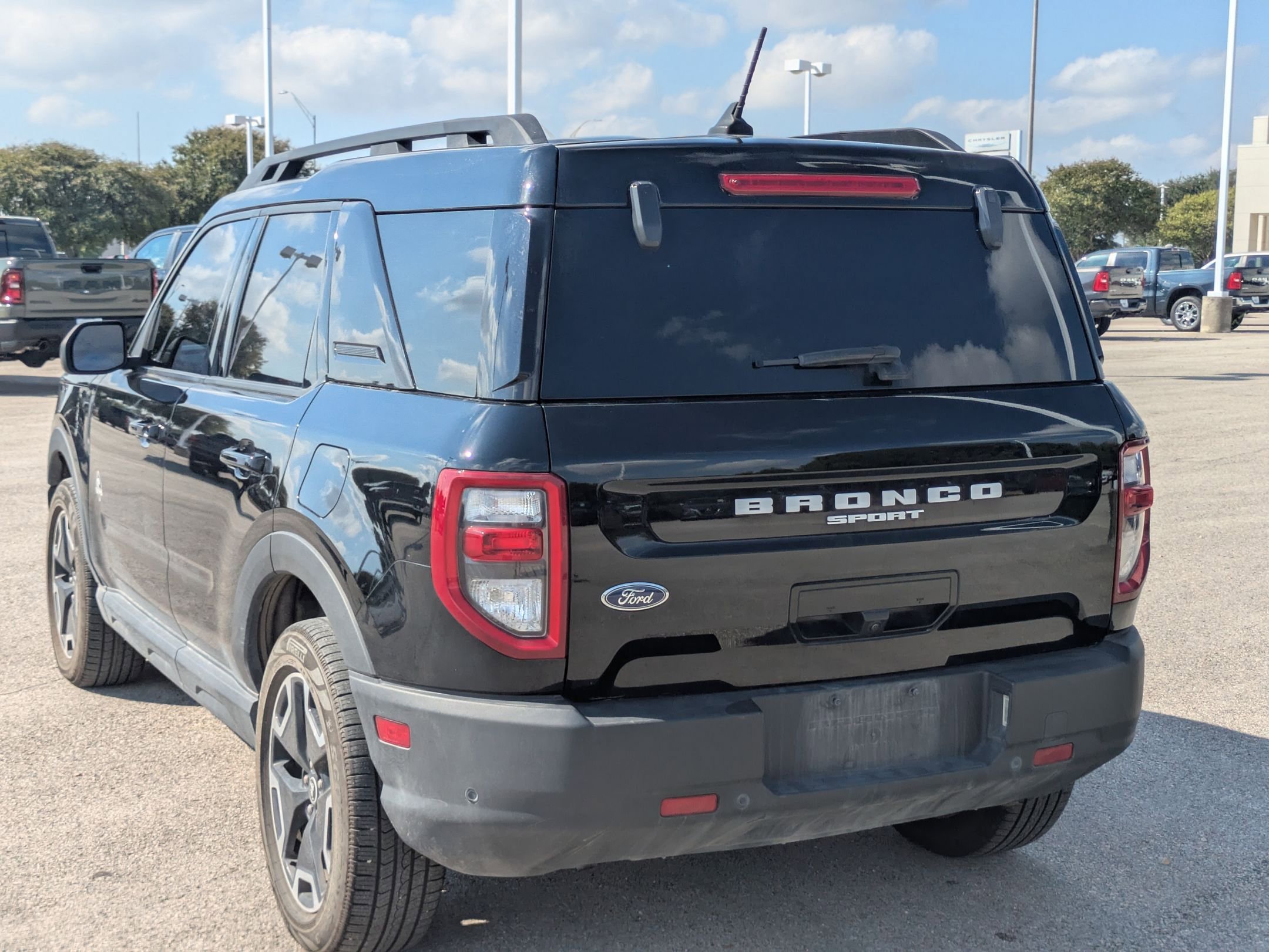 2023 Ford Bronco Outer Banks photo 3