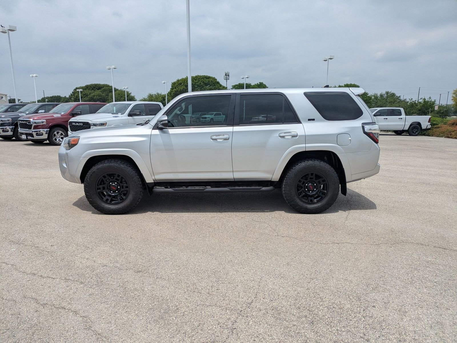 2023 Toyota 4Runner SR5 Premium photo 2