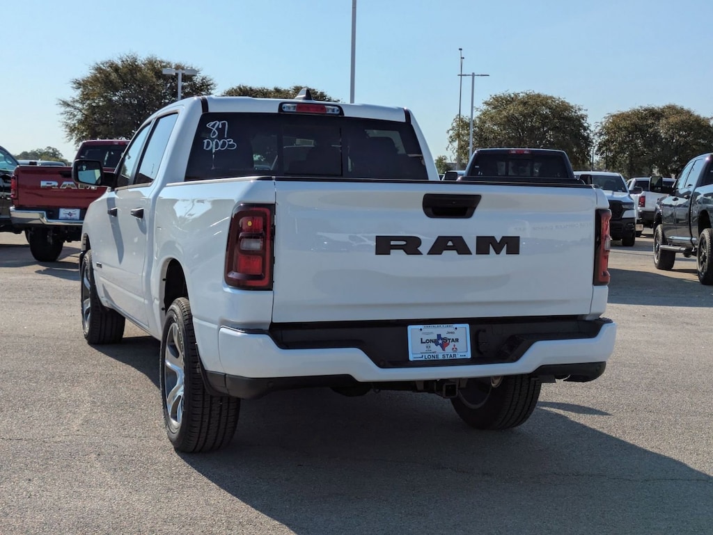 New 2025 Ram 1500 TRADESMAN CREW CAB 4X2 5'7 BOX Pickup
