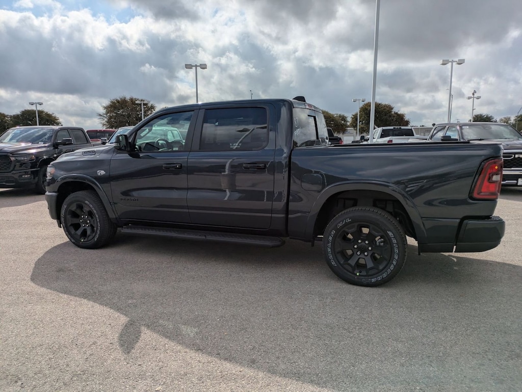 New 2026 Ram 1500 LONE STAR CREW CAB 4X4 5'7 BOX Pickup