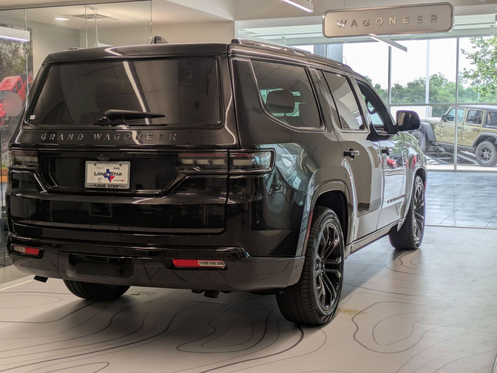 2024 Jeep Grand Wagoneer III photo 3
