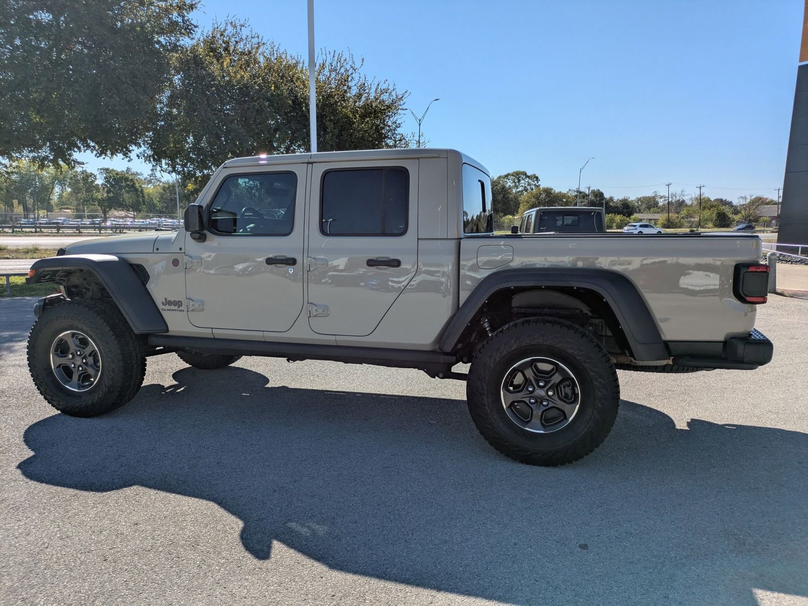 2022 Jeep Gladiator Rubicon photo 2